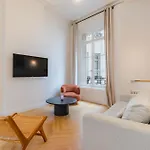 Elegant 2 air-conditioned bedrooms Close to Trocadéro