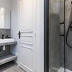 Elegant 2 air-conditioned bedrooms Close to Trocadéro