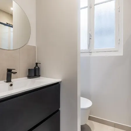 Elegant 2 Air-conditioned Bedrooms Close To Trocadéro Appartamento